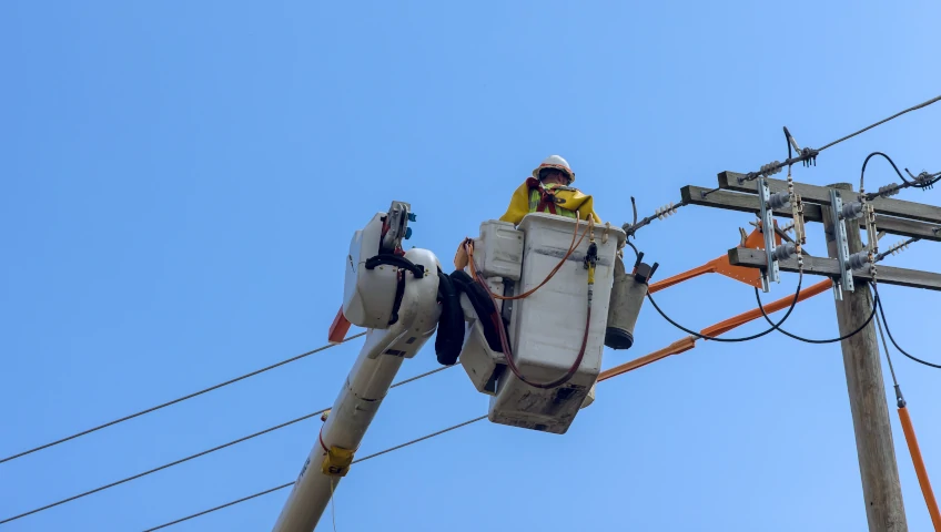Essential Bucket Truck Accessories for Safety and Efficiency