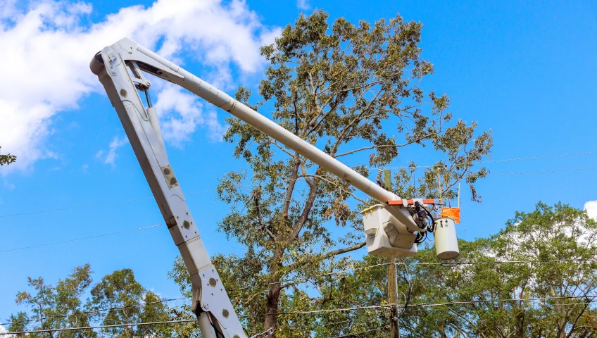 How Bucket Condition Impacts Operator Safety and ANSI Compliance